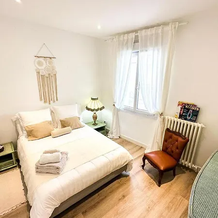 Guest house Palmire, Large Terrace With Jacuzzi Available La Turbie